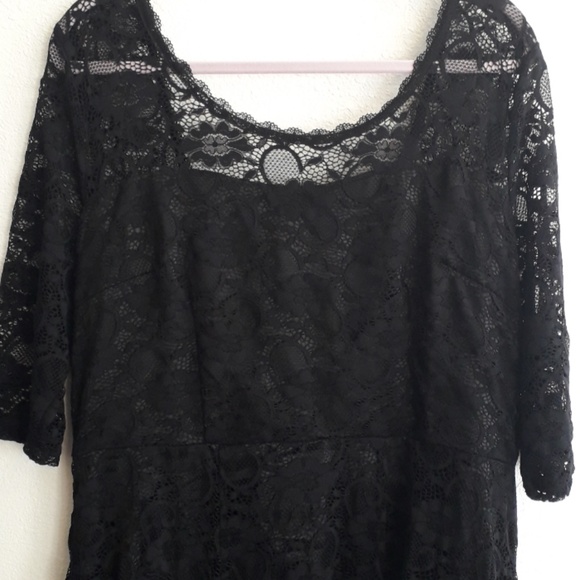 Lacey Plus Size Maxi Dress - Picture 2 of 8